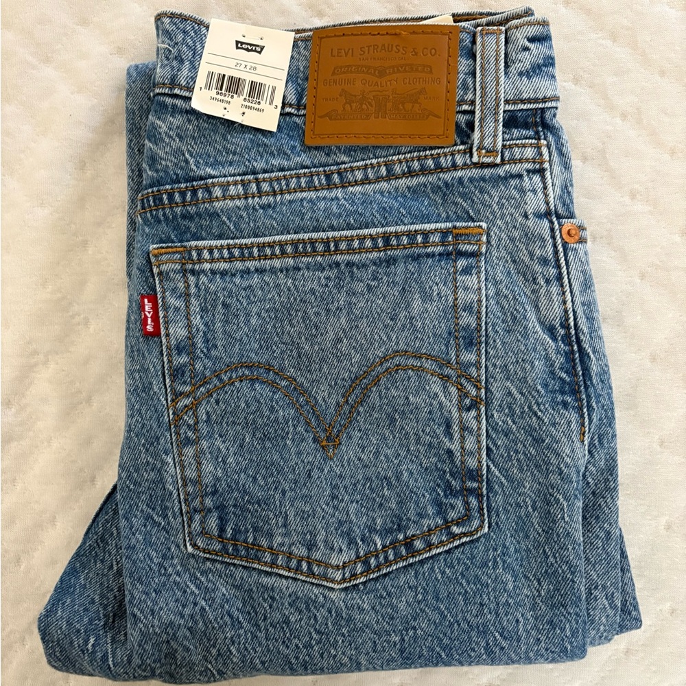 NWT Levi’s Wedgie Straight - Women’s Jeans